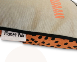 Kussentje Terry Triceratops – Olijfgroen / Oranje - 30 x 30 cm