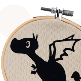 Ronde wandhanger – Vliegend draakje | 11 cm