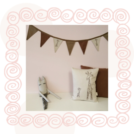 Schattig Giraffe Kussen | Beige | 30 x 40 cm | Sierkussen | Handgemaakt