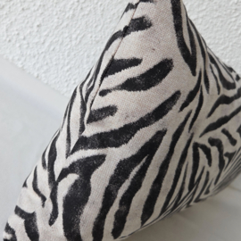 Zebraprint kussen | 30 x 50 cm | Beige / Zwart