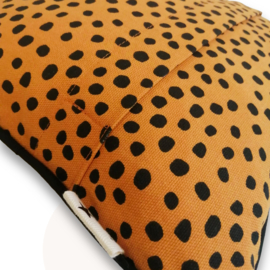 Kussentje Terry Triceratops – Olijfgroen / Oranje - 30 x 30 cm