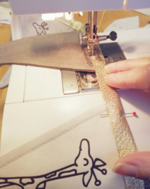 Mooie vlaggenlijn Giraffe - naturel, beige, taupe | Handgemaakt