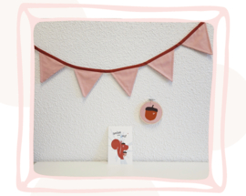 Decoratie-, Cadeauset Eddie Eekhoorn | Wenskaart +  Vlaggenlijn + wandhanger | Meisjeskamer