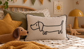 Teckel kussen Sunny – Beige sierkussen met pompons - 30 x 40 cm