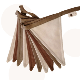 Mooie vlaggenlijn - beige, taupe, spice | Handgemaakt
