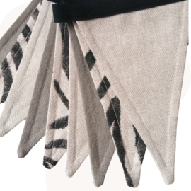 Stoere Vlaggenlijn - taupe, beige en zebraprint | Handgemaakt