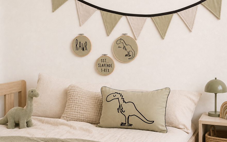 handgemaakte kinderkamer decoraties voor een dinokamer - planet puk