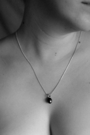 Lepagon Black Pearl Charm Necklace