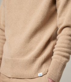Merz b. Schwanen Turtleneck Merino Cashmere Toffee