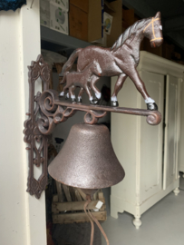 Deurbel paard met veulen