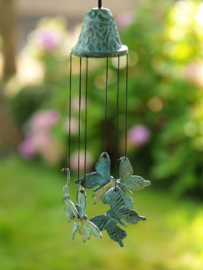 Windgong vlinder in brons