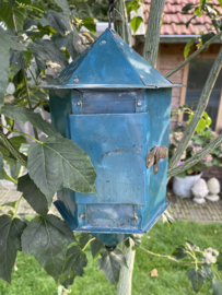Blauw vogelhuis