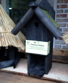 Vogelhuis/nestkast met ruimte voor pot pindakaas