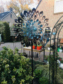 Sculpture windspel   'Dahlia'