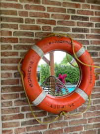 Reddingsboei met spiegel