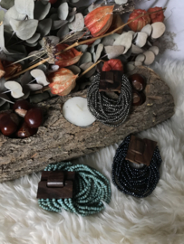 Armband kleine kralen, houten sluiting