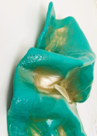Sculptuur "River of Prosperity" - Caribbean Green/ Gold edition