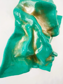 Sculptuur "River of Prosperity" - Caribbean Green/ Gold edition