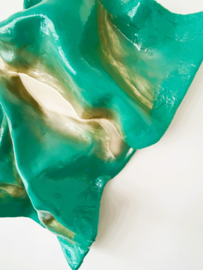 Sculptuur "River of Prosperity" - Caribbean Green/ Gold edition