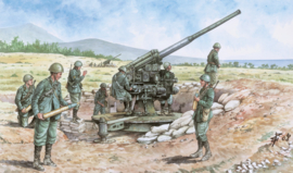 Italeri 6122 Italian 90/53 gun with crew