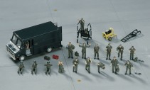 Hasegawa X72-7 U.S. Pilot / Ground Crew Set