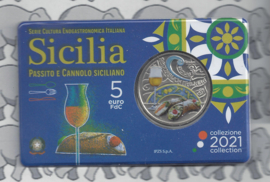 Italië 5 euromunt 2021 "Sicilia passito e cannolo siciliano". Coincard in blister