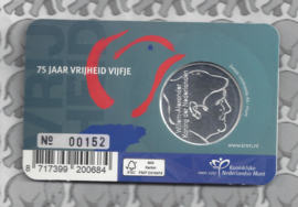 Nederland 5 euromunt 2020 (45e) "75 jaar vrijheid vijfje" (1e dag van uitgifte coincard in envelopje)
