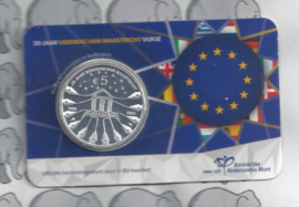 Nederland 5 euromunt 2022 (49e) "Verdrag van Maastricht vijfje" (BU met nummer in coincard)