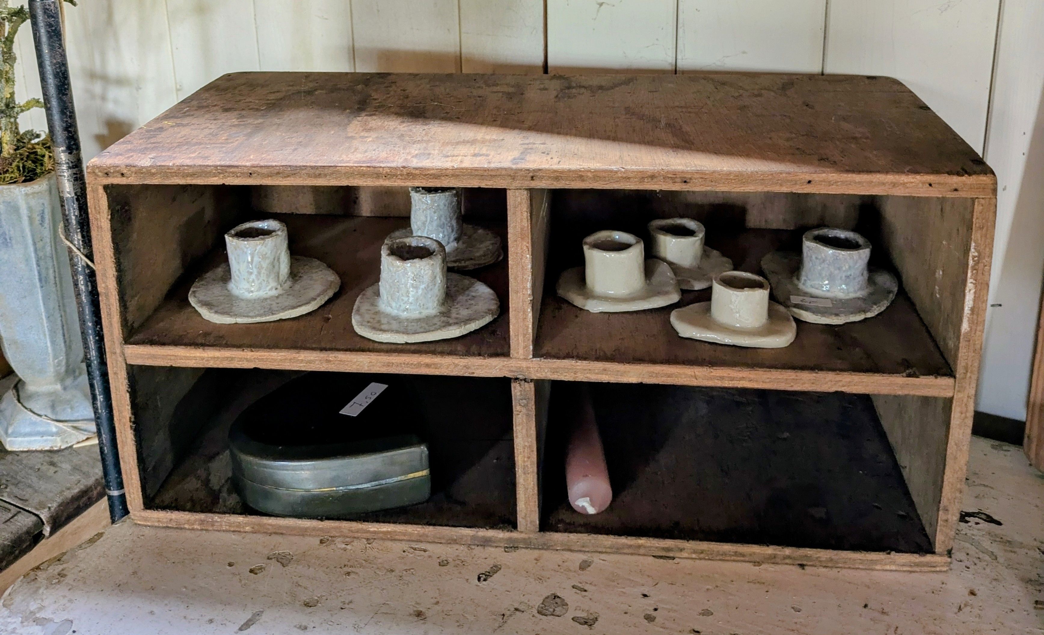 Oud houten vakkenkastje, kistje