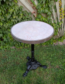 Antieke franse wijntafel, bistrotafel.