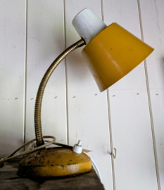 Vintage bureaulampje oker.