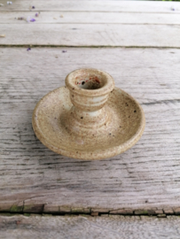 Vintage aardewerk kandelaar.