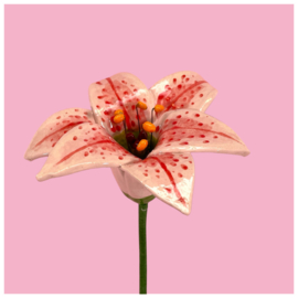 Roze lelie van keramiek