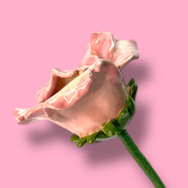 Roze roos van keramiek