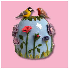 Urn met vogels en bloemen