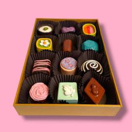 Doos met Bonbons van keramiek
