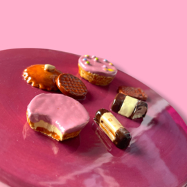 Koekjes koektrommel roze gespikkeld bordeaux  deksel