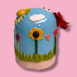 Kleine urn 'bloemen en regenboog'