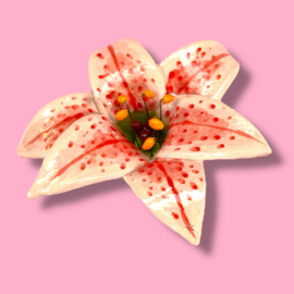 Roze lelie van keramiek