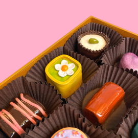 Doos met Bonbons van keramiek