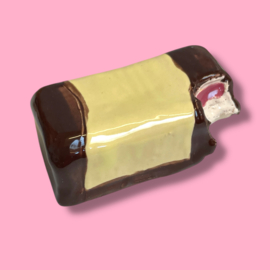 Reuze mergpijp van keramiek