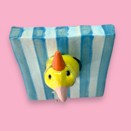 Schilderijtje van keramiek Arie Feestkanarie PRE-ORDER
