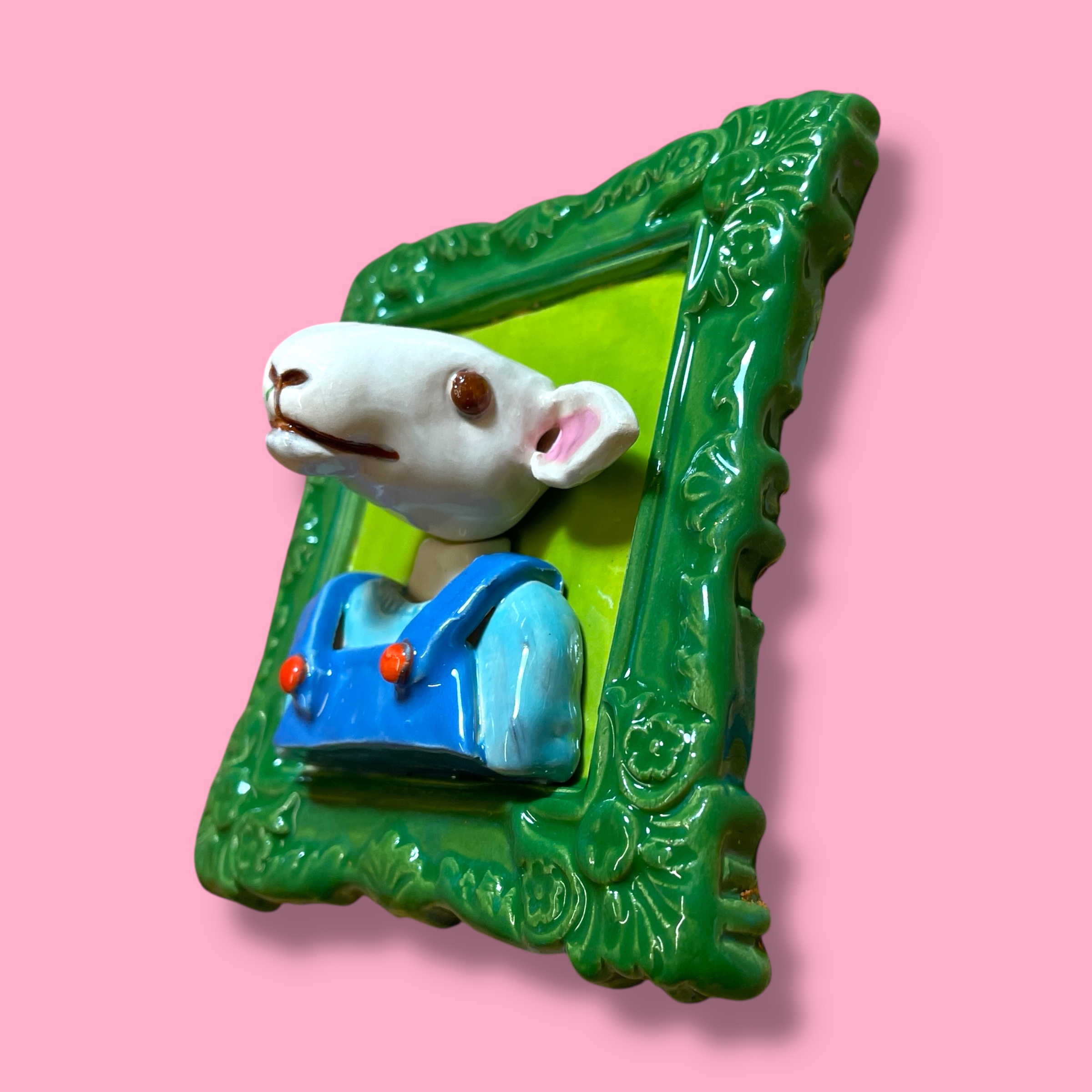 Schilderijtje van keramiek schaap Gerrit