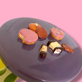 Koekjes koektrommel groene stippen paars deksel