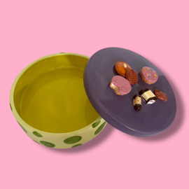 Koekjes koektrommel groene stippen paars deksel