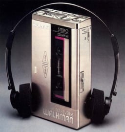 Sony WM-7 (1982)