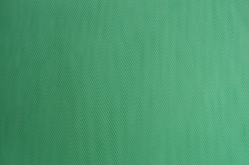 Tule Light green 140 cm breed groot verpakking 40 meter 1,00 euro per meter ART T36