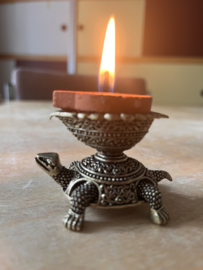 Ghee kaarsje in kleipotje
