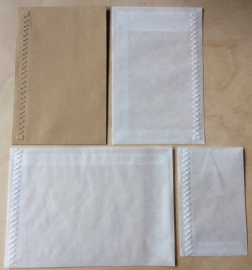 ZIG ZAG RAND 10 Pergamijn enveloppen of bruine loonzakjes