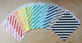 5 Gift Bags  OBLIQUE STRIPES, 13 by 16,5 cm, by color